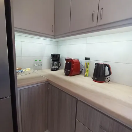 Leo House Kea Lägenhet *