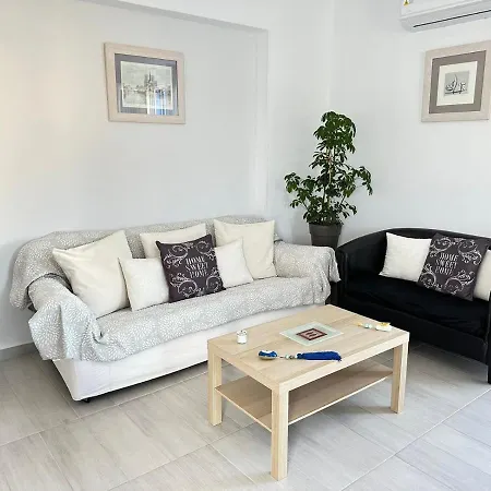 Leo House Kea Apartament *